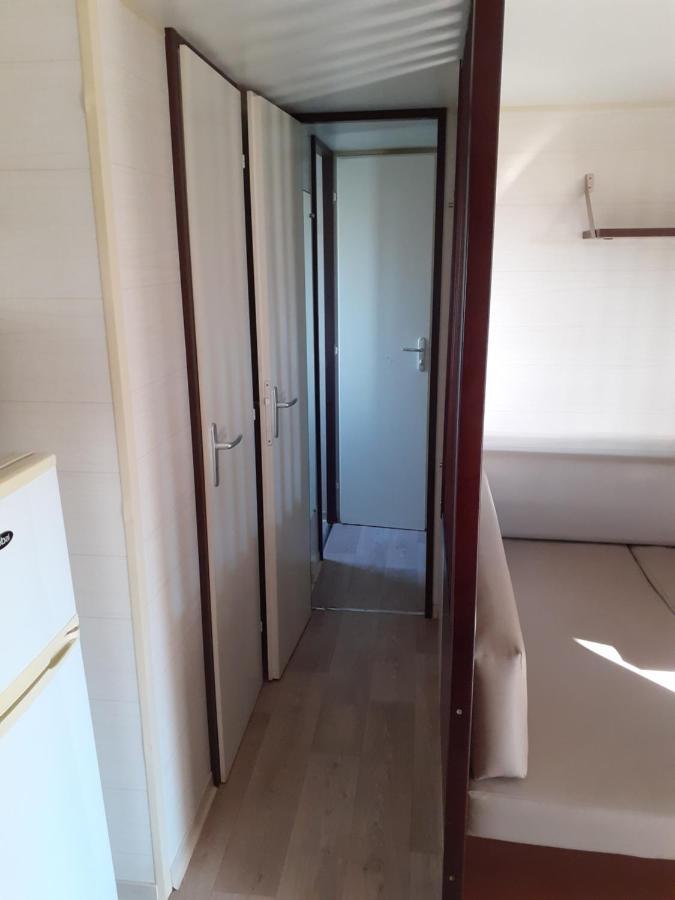Mobilhome Agreable Sans Draps Ni Serviettes Port-la-Nouvelle Buitenkant foto